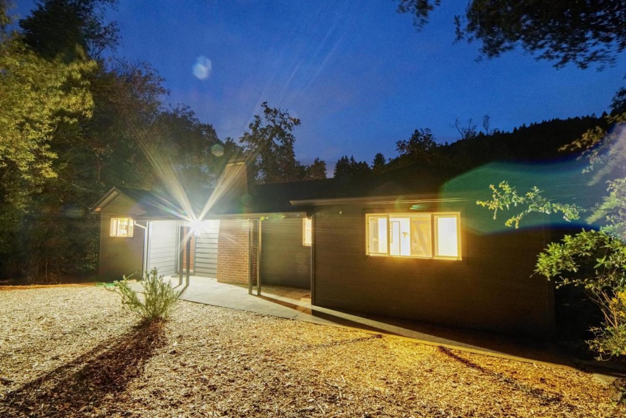 Rivers Breeze Relaxing Riverside Cabin With Private Suite Kayaks Healdsburg Exterior photo