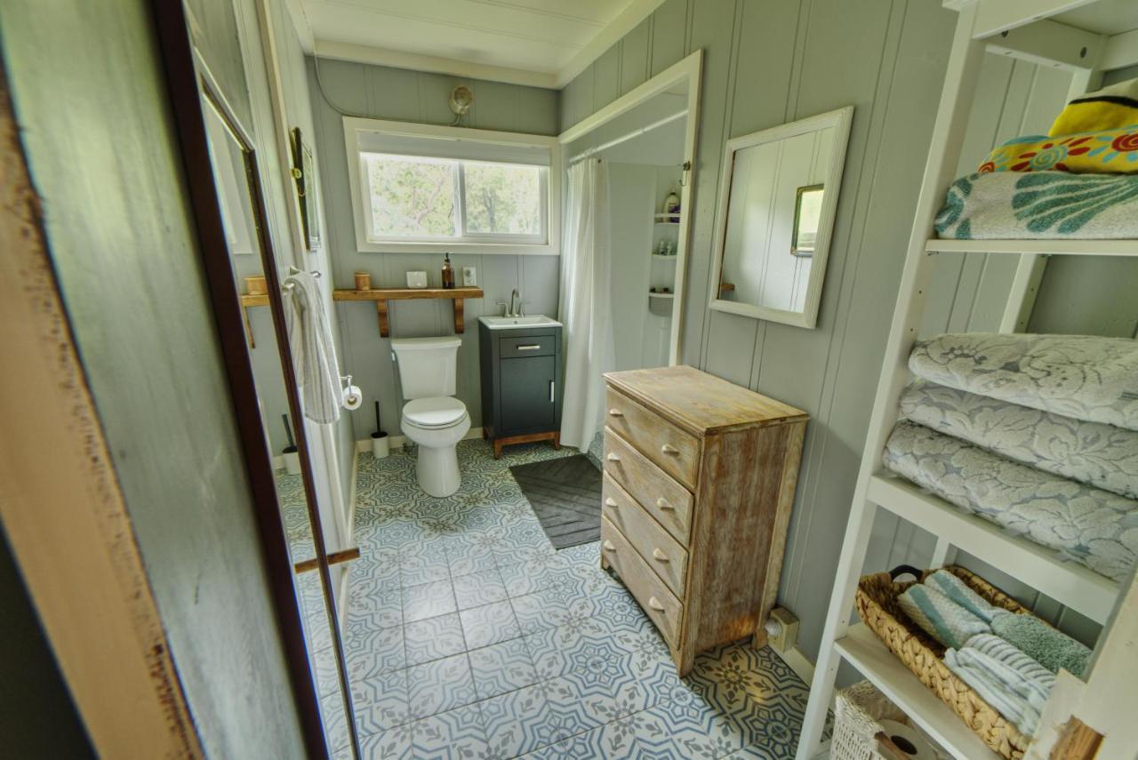 Rivers Breeze Relaxing Riverside Cabin With Private Suite Kayaks Healdsburg Exterior photo
